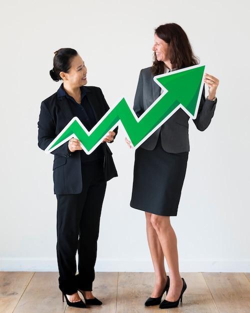 value investing vs growth investing